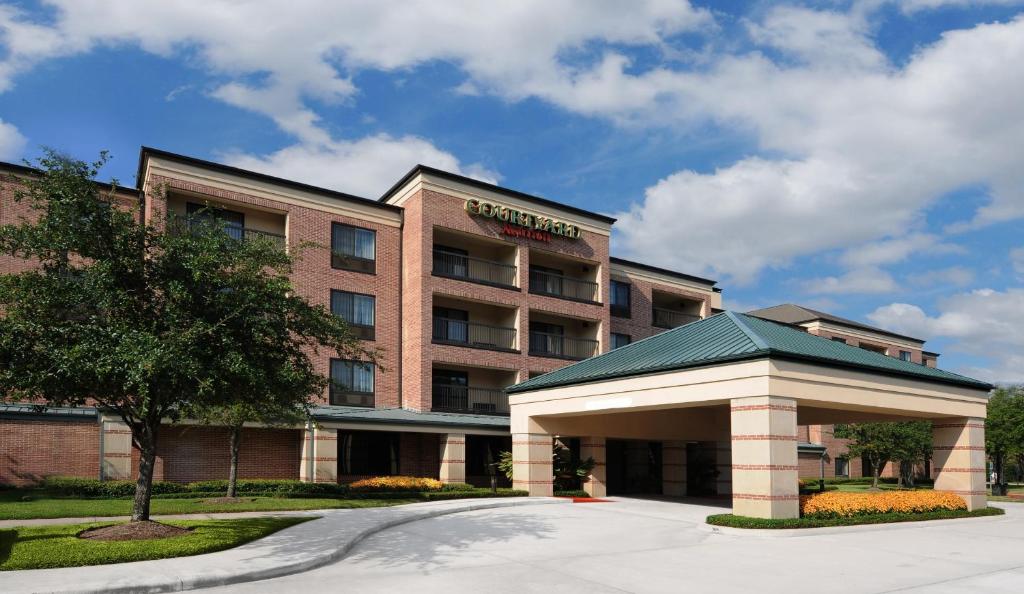 Courtyard by Marriott Houston Northwest Main image 1